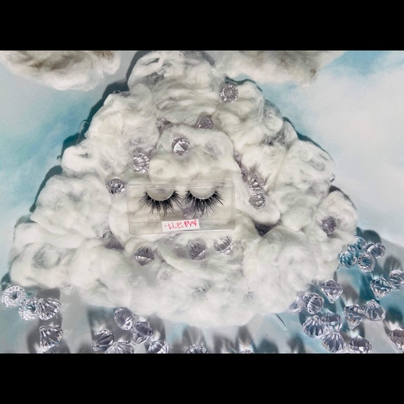 H.E.R Lashes - Picture 3 of 3